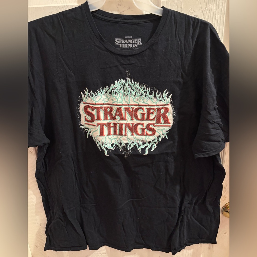 Stranger Things Official by Netflix Women’s Black 2XL Logo T-Shirt